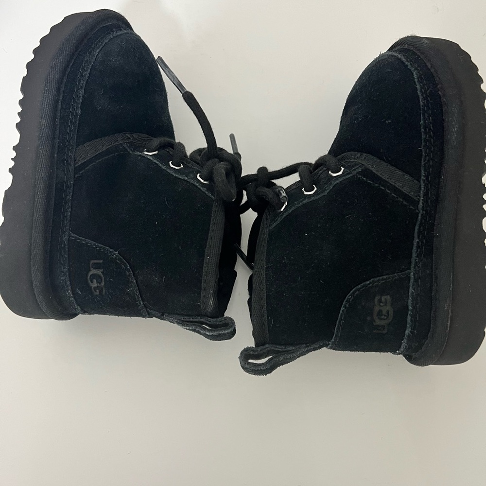 Uggs toddler size 7